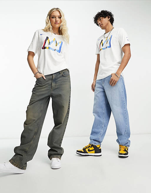 Белая футболка унисекс с графическим рисунком Nike Basketball NBA Unisex Brooklyn Nets, Белый
Белая футболка унисекс с графическим рисунком Nike Basketball NBA Unisex Brooklyn Nets, Белый