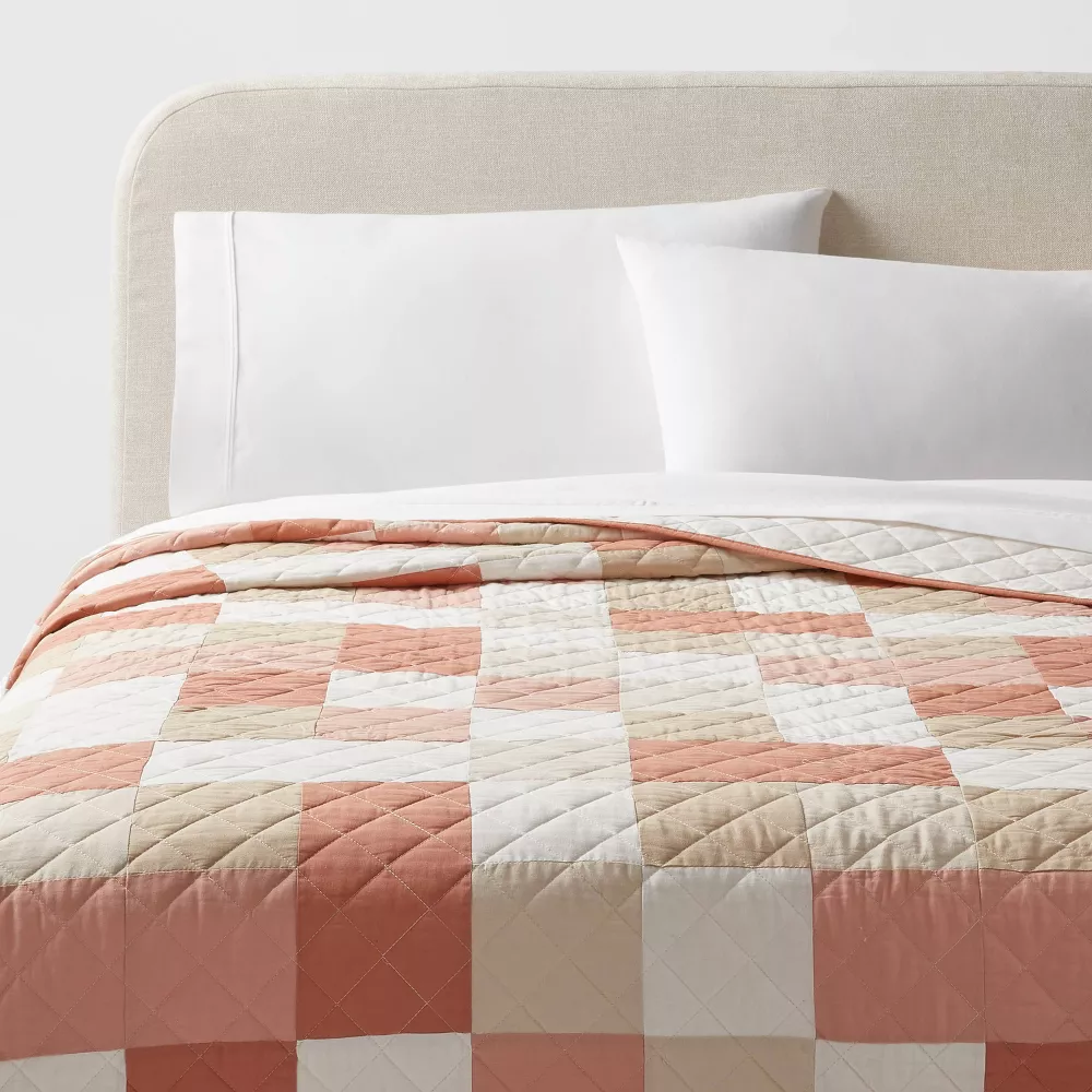 Лоскутное одеяло Full/Queen Pieces Patchwork Quilt Blue/Ivory/Green - Threshold, цвет Light Pink/Khaki
Лоскутное одеяло Full/Queen Pieces Patchwork Quilt Blue/Ivory/Green - Threshold, цвет Light Pink/Khaki