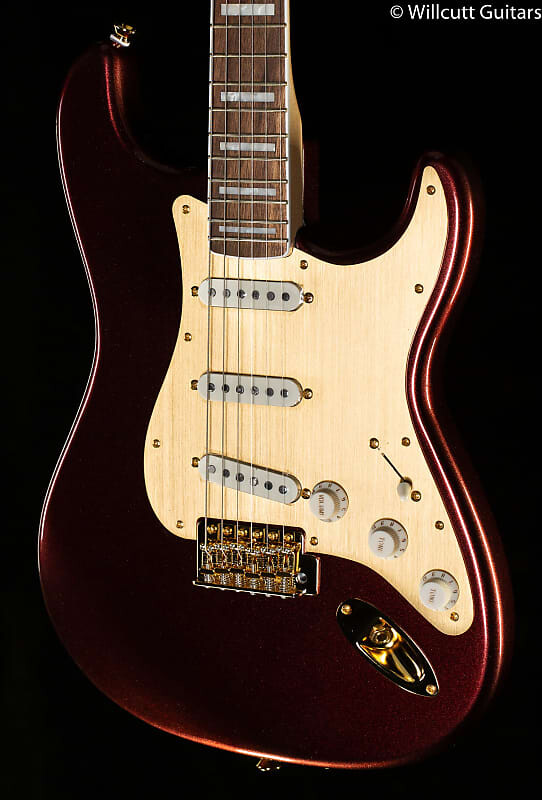 Электрогитара Squier 40th Anniversary Stratocaster Gold Edition Laurel Fingerboard Gold Anodized Pickguard Ruby Red Metallic
Электрогитара Squier 40th Anniversary Stratocaster Gold Edition Laurel Fingerboard Gold Anodized Pickguard Ruby Red Metallic