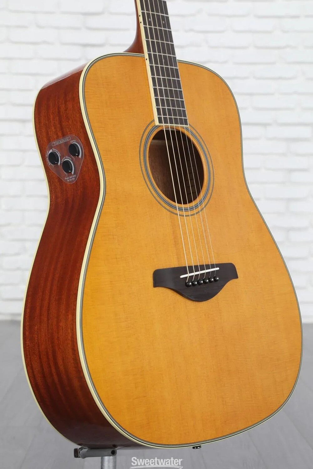 Акустически-электрическая гитара Yamaha FG-TA TransAcoustic Dreadnought — винтажный оттенок
Акустически-электрическая гитара Yamaha FG-TA TransAcoustic Dreadnought — винтажный оттенок