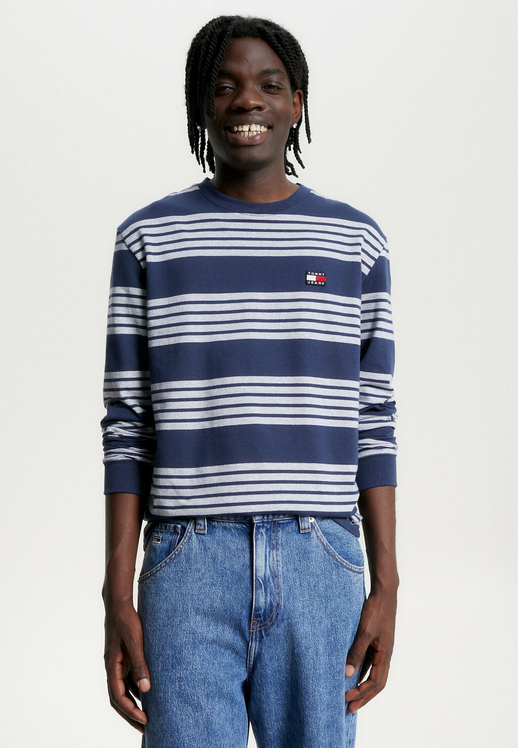 Футболка с длинным рукавом TEXTURED STRIPE BADGE Tommy Jeans, темно-синий белый
Футболка с длинным рукавом TEXTURED STRIPE BADGE Tommy Jeans, темно-синий белый