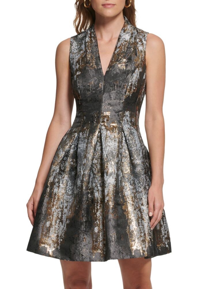Расклешенное мини-платье с жаккардовым эффектом металлик Vince Camuto, цвет Grey Multicolor
Расклешенное мини-платье с жаккардовым эффектом металлик Vince Camuto, цвет Grey Multicolor