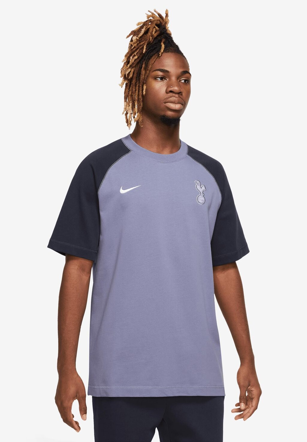 Базовая футболка Tottenham Hotspurs Travel Top Ss Nike, цвет iron purple/marine/pure violet
Базовая футболка Tottenham Hotspurs Travel Top Ss Nike, цвет iron purple/marine/pure violet