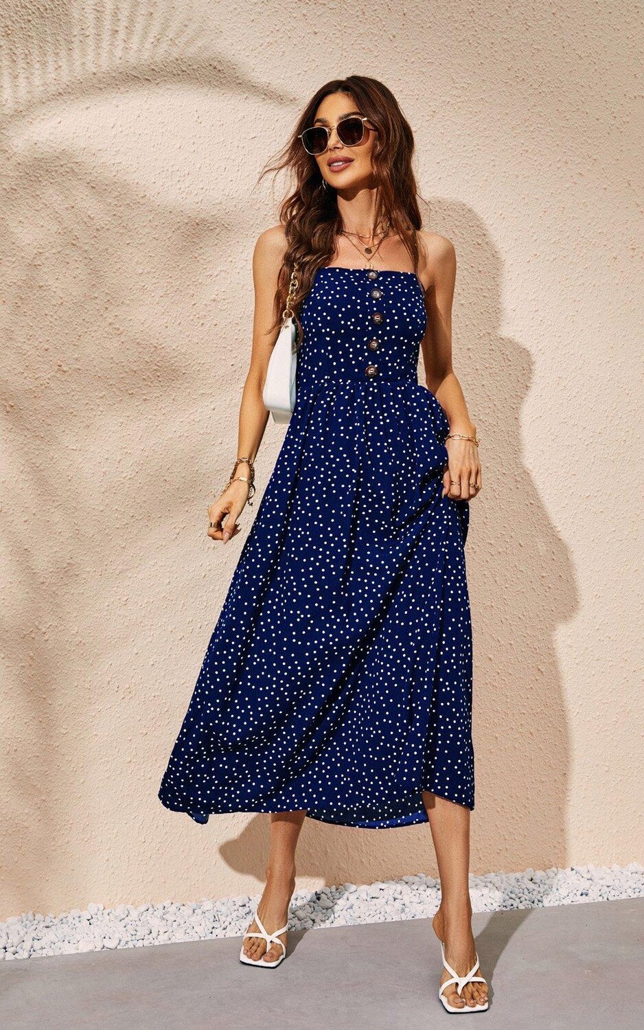 Темно-синее платье миди на пуговицах и бретельках в горошек FS Collection, темно-синий
Темно-синее платье миди на пуговицах и бретельках в горошек FS Collection, темно-синий