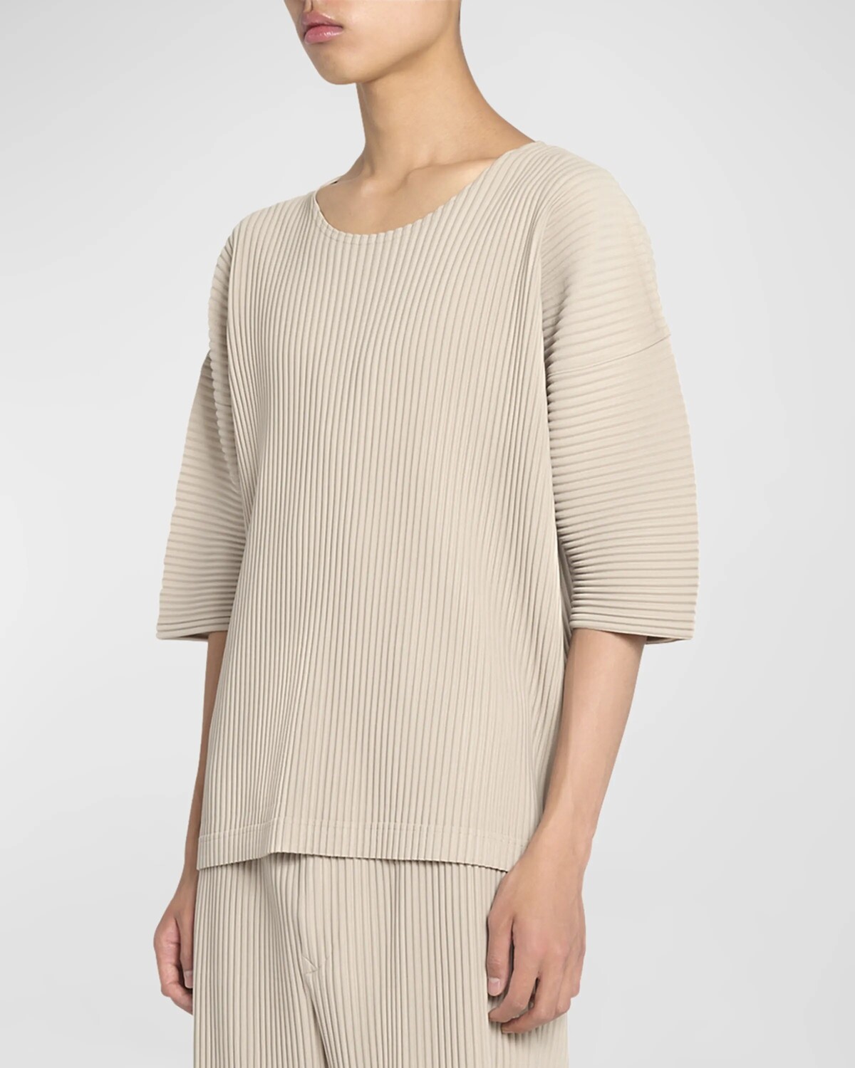 Мужская плиссированная рубашка с заниженными плечами Homme Plisse Issey Miyake, цвет Linen Beige
Мужская плиссированная рубашка с заниженными плечами Homme Plisse Issey Miyake, цвет Linen Beige
