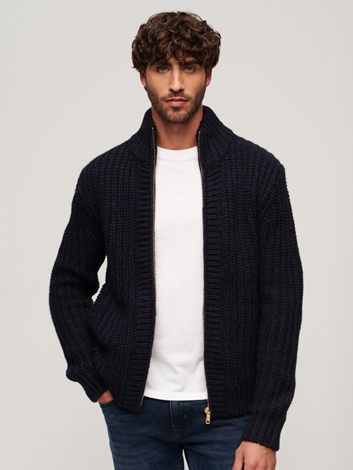 Кардиган массивной вязки на молнии из смесовой шерсти Superdry, темно-синий/черный
Кардиган массивной вязки на молнии из смесовой шерсти Superdry, темно-синий/черный