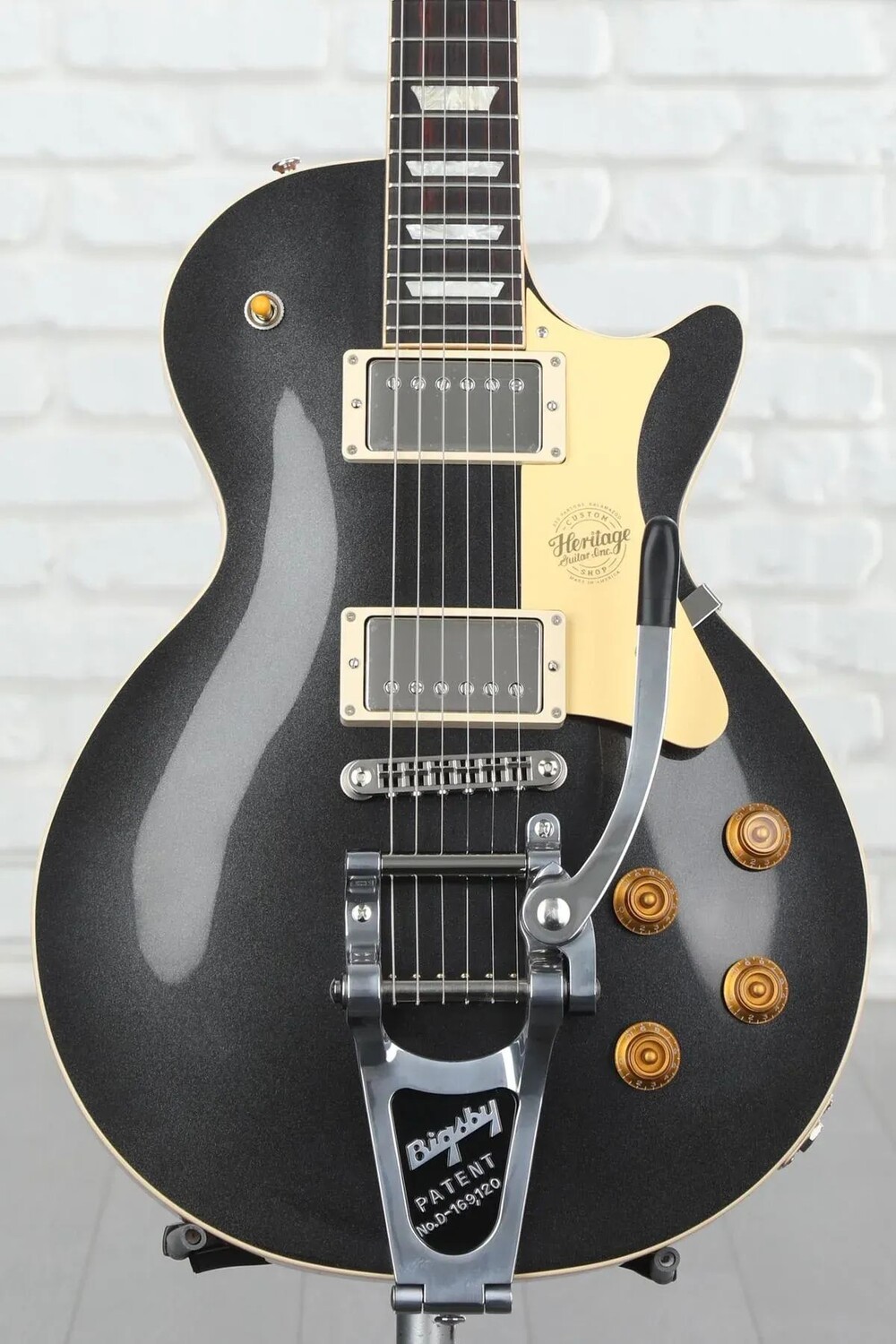 Новая электрогитара Heritage Factory Special Custom Core H-150 с вибрато Bigsby B7 - Space Black
Новая электрогитара Heritage Factory Special Custom Core H-150 с вибрато Bigsby B7 - Space Black