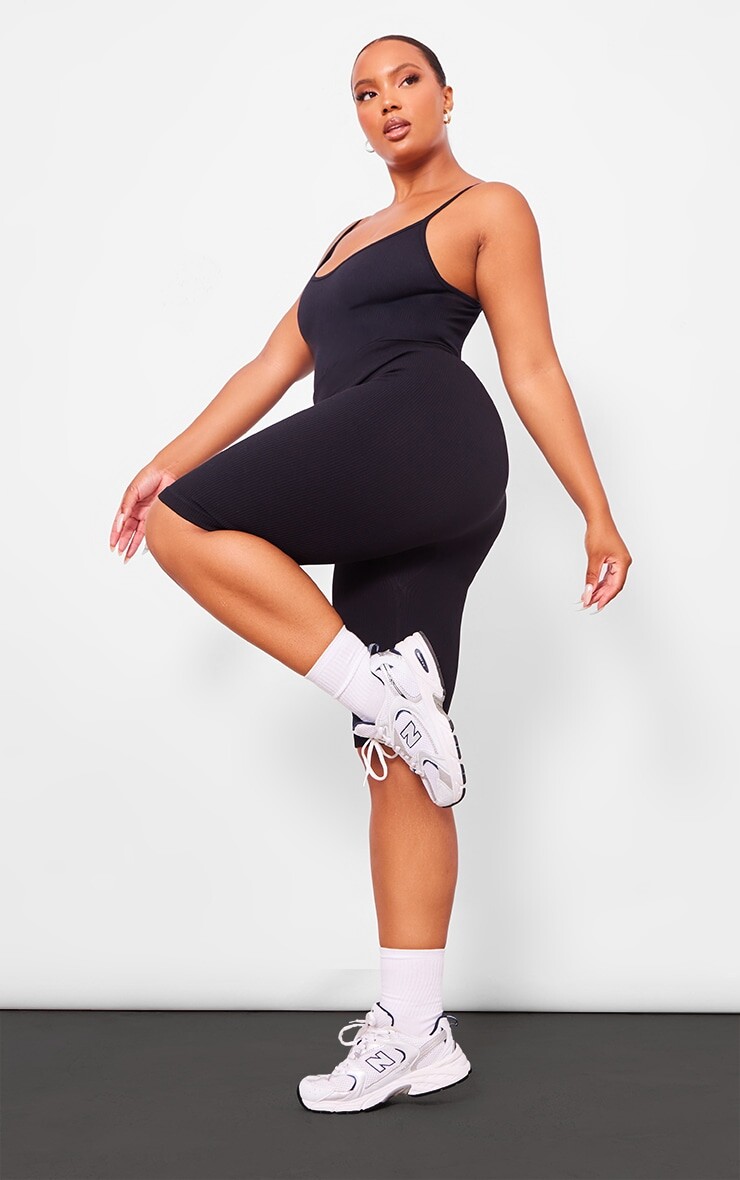 PrettyLittleThing Черные велосипедки в рубчик с базовым структурным контуром Plus
PrettyLittleThing Черные велосипедки в рубчик с базовым структурным контуром Plus