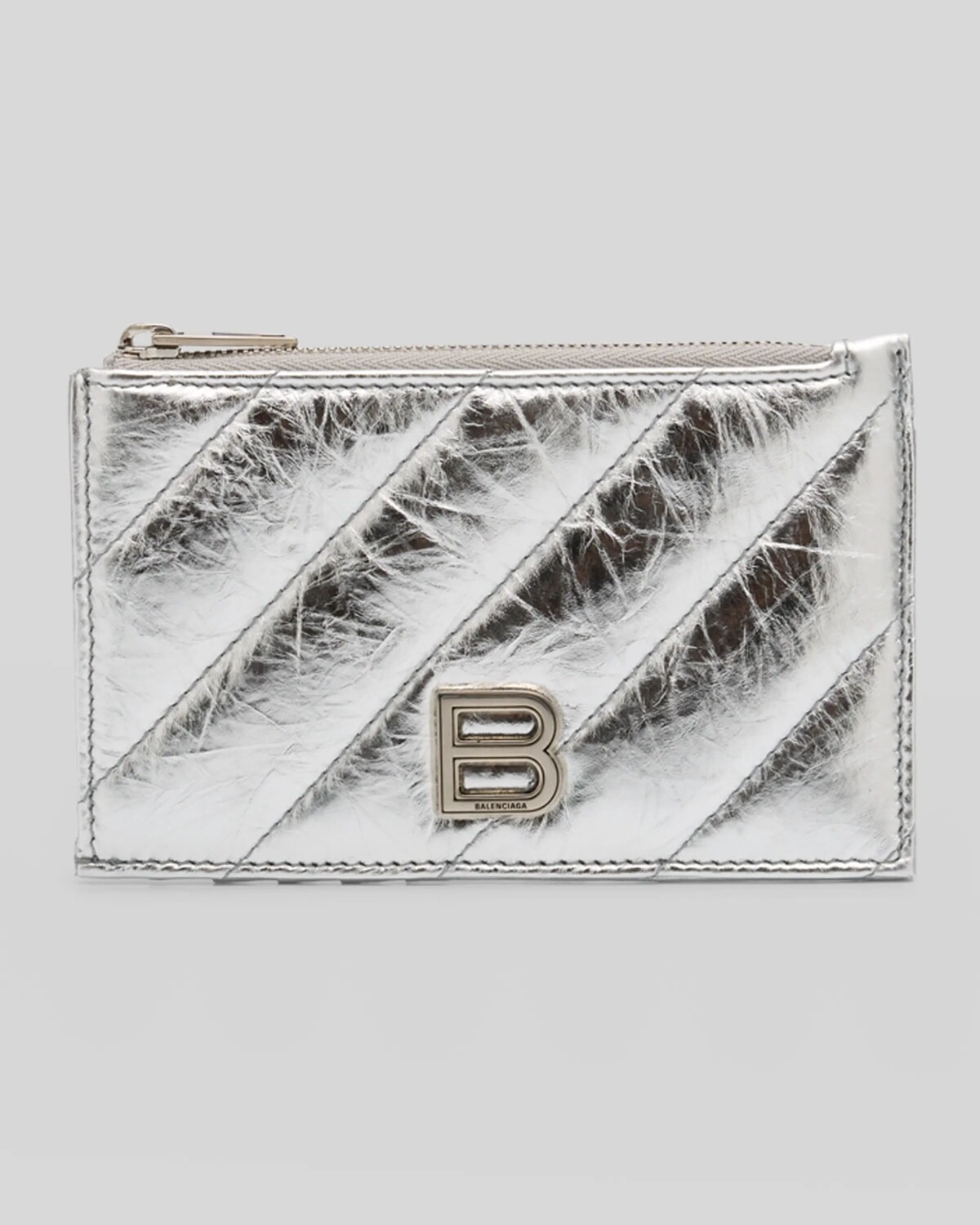 Длинный футляр для монет и карточек Crush, металлизированный, стеганый Balenciaga, цвет 8110 Silver
Длинный футляр для монет и карточек Crush, металлизированный, стеганый Balenciaga, цвет 8110 Silver