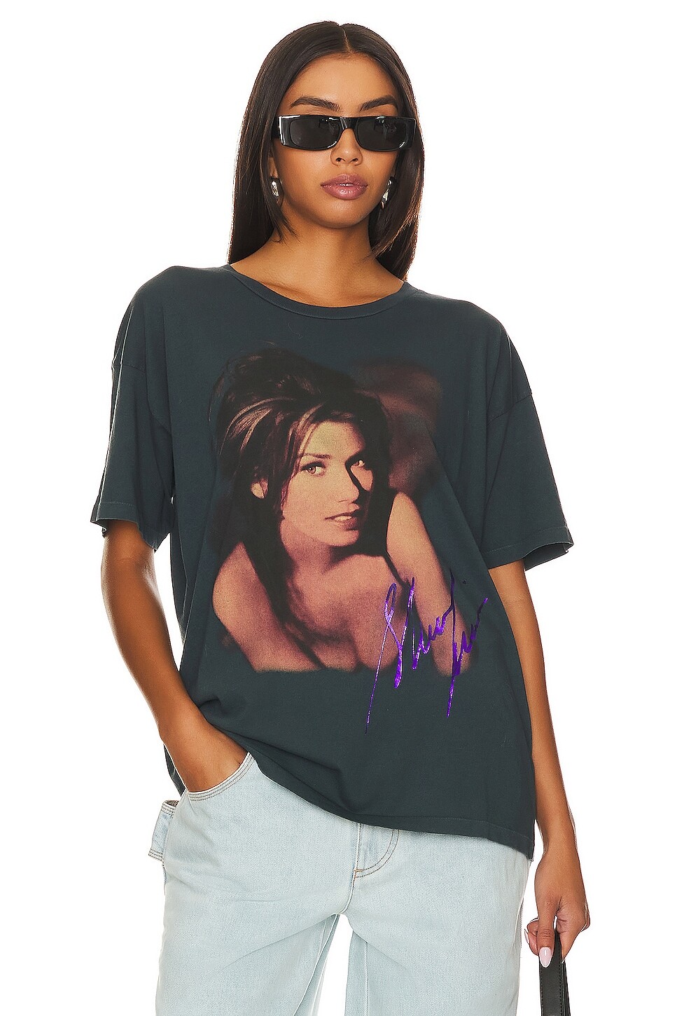 Футболка DAYDREAMER Shania Twain Come On Over 1988 Tour Merch, цвет Vintage Black
Футболка DAYDREAMER Shania Twain Come On Over 1988 Tour Merch, цвет Vintage Black