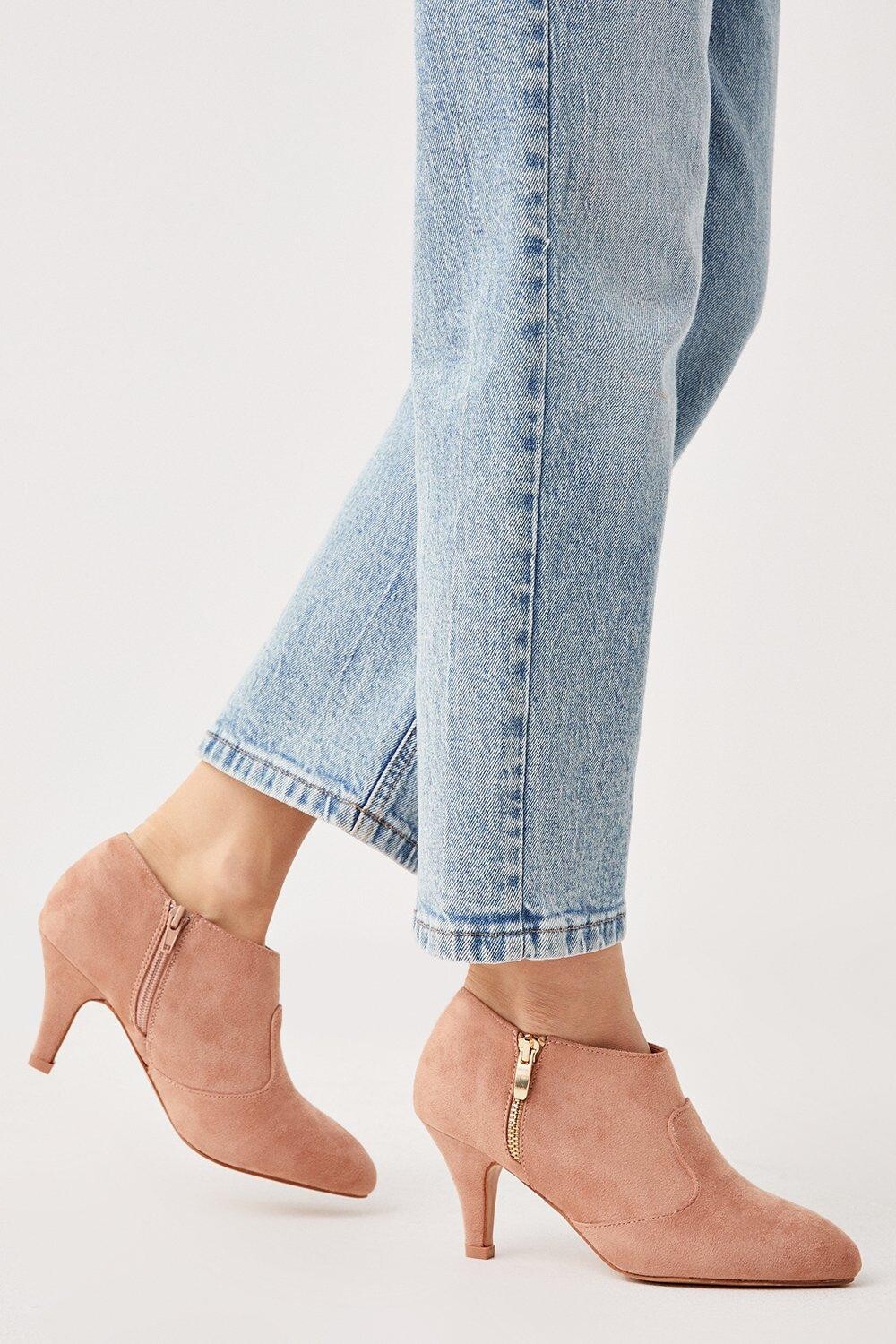 Хорошо для подошвы: ботильоны Marlo Comfort на каблуке с молнией Dorothy Perkins, бежевый
Хорошо для подошвы: ботильоны Marlo Comfort на каблуке с молнией Dorothy Perkins, бежевый