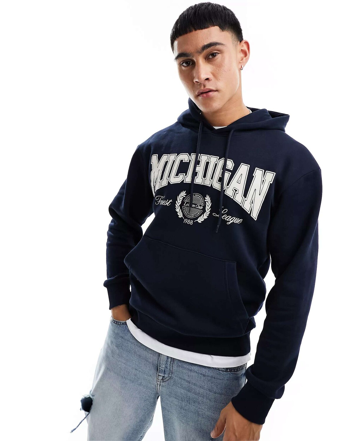 Темно-синяя толстовка оверсайз-худи Jack & Jones с университетским принтом на груди Michigan, Синий
Темно-синяя толстовка оверсайз-худи Jack & Jones с университетским принтом на груди Michigan, Синий