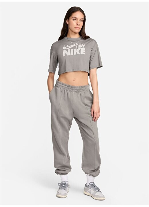 Серая женская футболка с круглым воротником FZ4635-029 W NSW CROP TEE GLS Nike, серый
Серая женская футболка с круглым воротником FZ4635-029 W NSW CROP TEE GLS Nike, серый