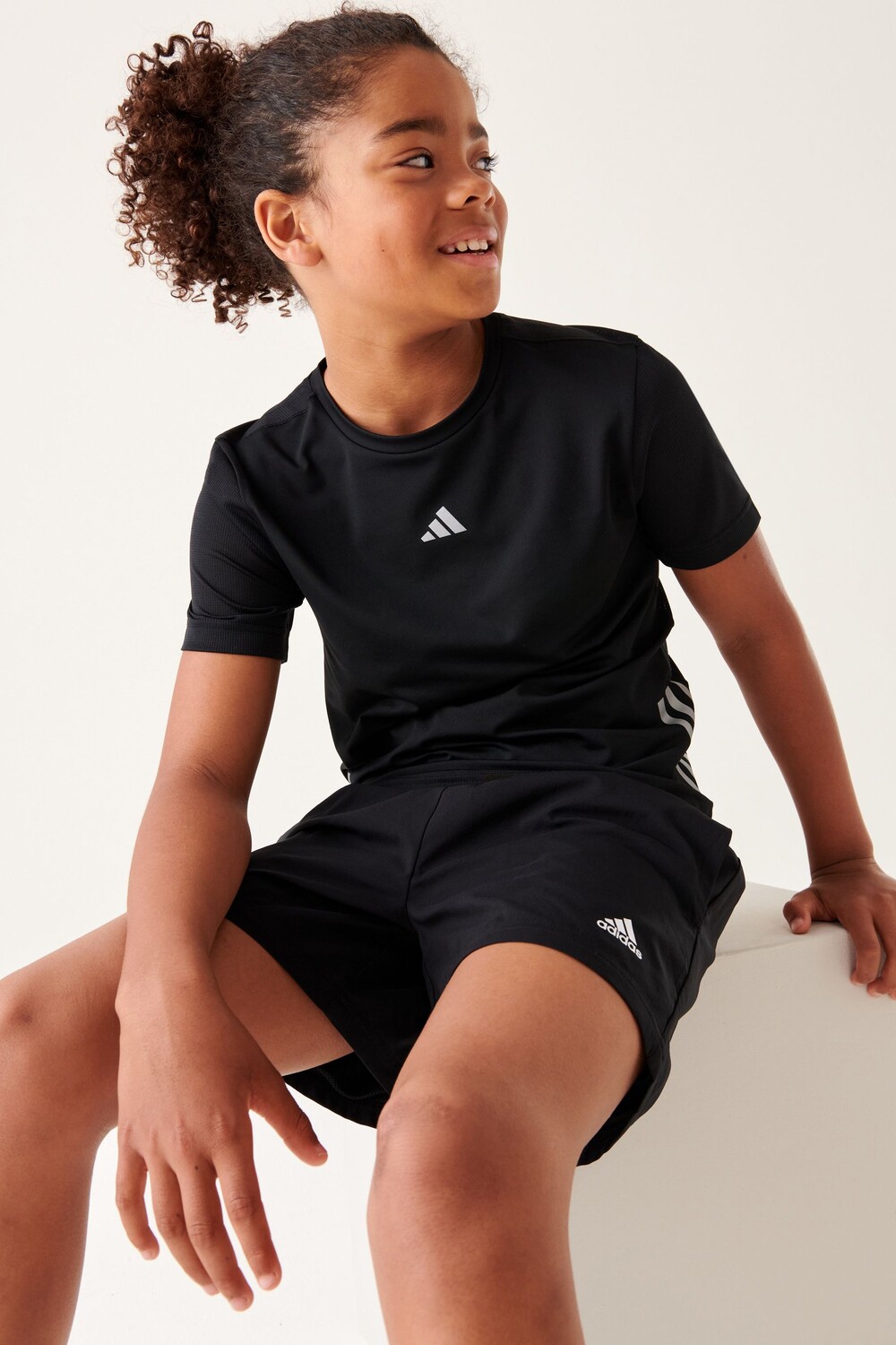 Спортивная одежда Для бега Светоотражающая рубашка Aeroready с 3 полосками adidas, черный
Спортивная одежда Для бега Светоотражающая рубашка Aeroready с 3 полосками adidas, черный