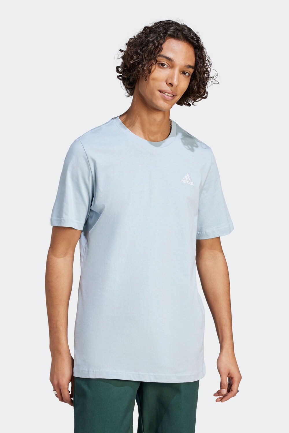 Sportswear Essentials из трикотажа с небольшим логотипом и вышивкой adidas, синий
Sportswear Essentials из трикотажа с небольшим логотипом и вышивкой adidas, синий