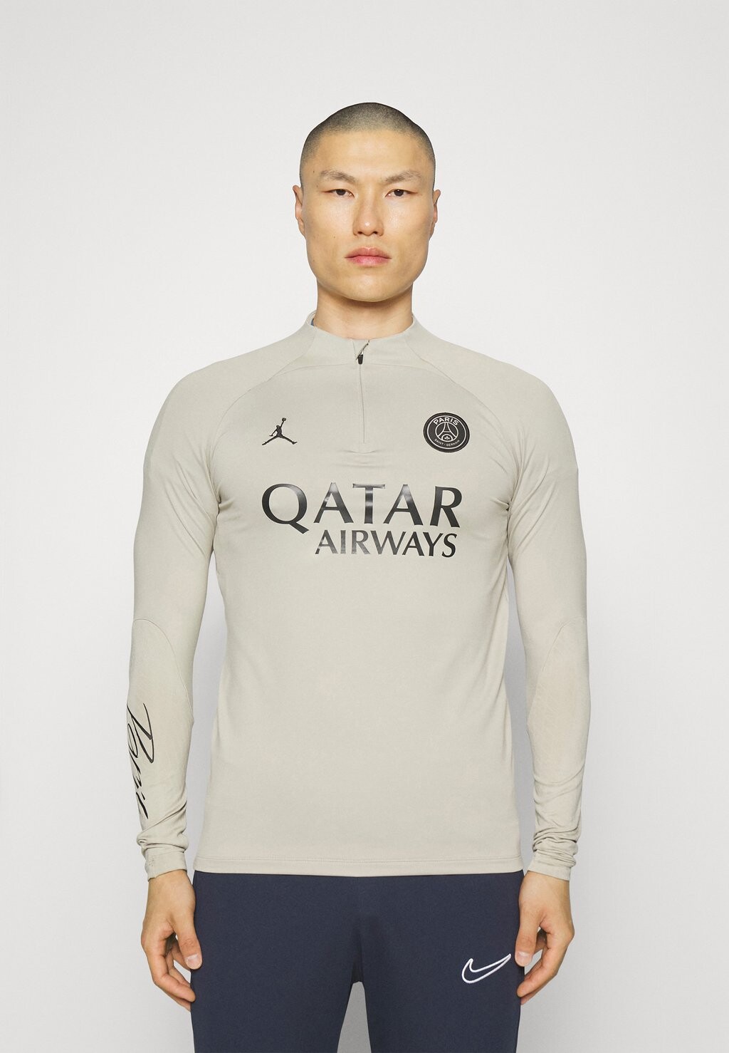 Team PARIS ST GERMAIN STRIKE DRILL TOP K THIRD Nike, камень камень железо серый черный
Team PARIS ST GERMAIN STRIKE DRILL TOP K THIRD Nike, камень камень железо серый черный