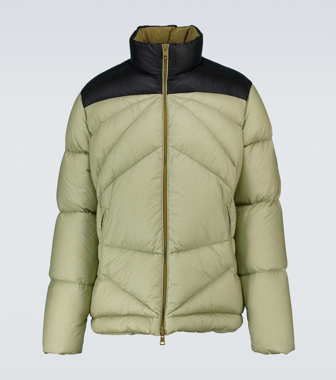 Куртка Moncler 1952 Tama из коллаборации с And Wander 2 Moncler Genius, бежевый
Куртка Moncler 1952 Tama из коллаборации с And Wander 2 Moncler Genius, бежевый