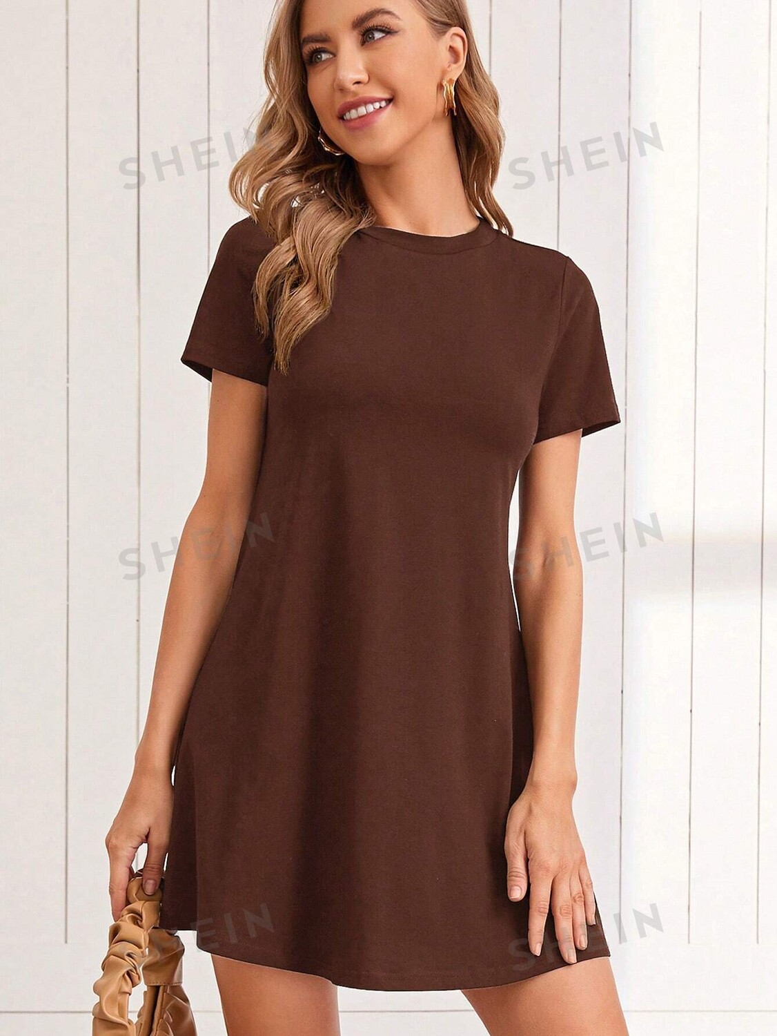 SHEIN LUNE Трикотажное однотонное повседневное платье с круглым вырезом и короткими рукавами, коричневый
SHEIN LUNE Трикотажное однотонное повседневное платье с круглым вырезом и короткими рукавами, коричневый