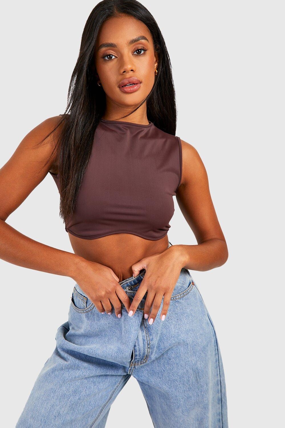 Укороченный топ премиум матовый объединенный с изогнутым номом Boohoo, шоколадный
Укороченный топ премиум матовый объединенный с изогнутым номом Boohoo, шоколадный