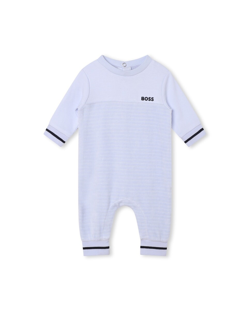 Комбинезон для мальчика с длинными рукавами и круглым вырезом BOSS Kidswear, светло-синий
Комбинезон для мальчика с длинными рукавами и круглым вырезом BOSS Kidswear, светло-синий