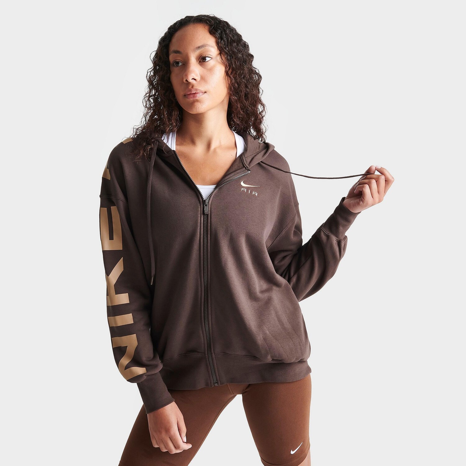 Женская объемная толстовка с молнией во всю длину Nike Sportswear Air Fleece, коричневый
Женская объемная толстовка с молнией во всю длину Nike Sportswear Air Fleece, коричневый