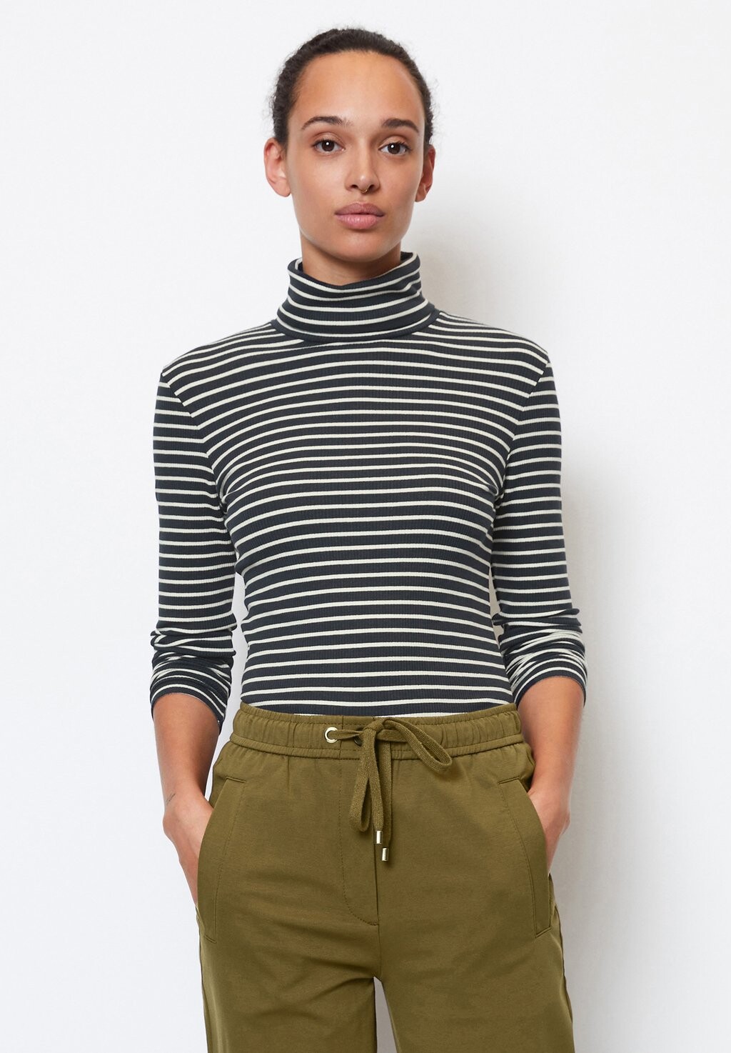Топ с длинными рукавами LONG SLEEVE TURTLE NECK STRIPED Marc O'Polo, цвет multi deep blue sea
Топ с длинными рукавами LONG SLEEVE TURTLE NECK STRIPED Marc O'Polo, цвет multi deep blue sea