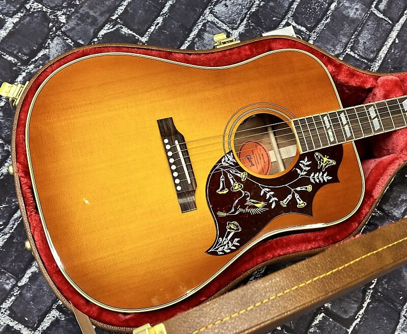 Акустическая гитара Gibson Hummingbird Original 2023 Heritage Cherry Sunburst New Unplayed Auth Dlr #067
Акустическая гитара Gibson Hummingbird Original 2023 Heritage Cherry Sunburst New Unplayed Auth Dlr #067