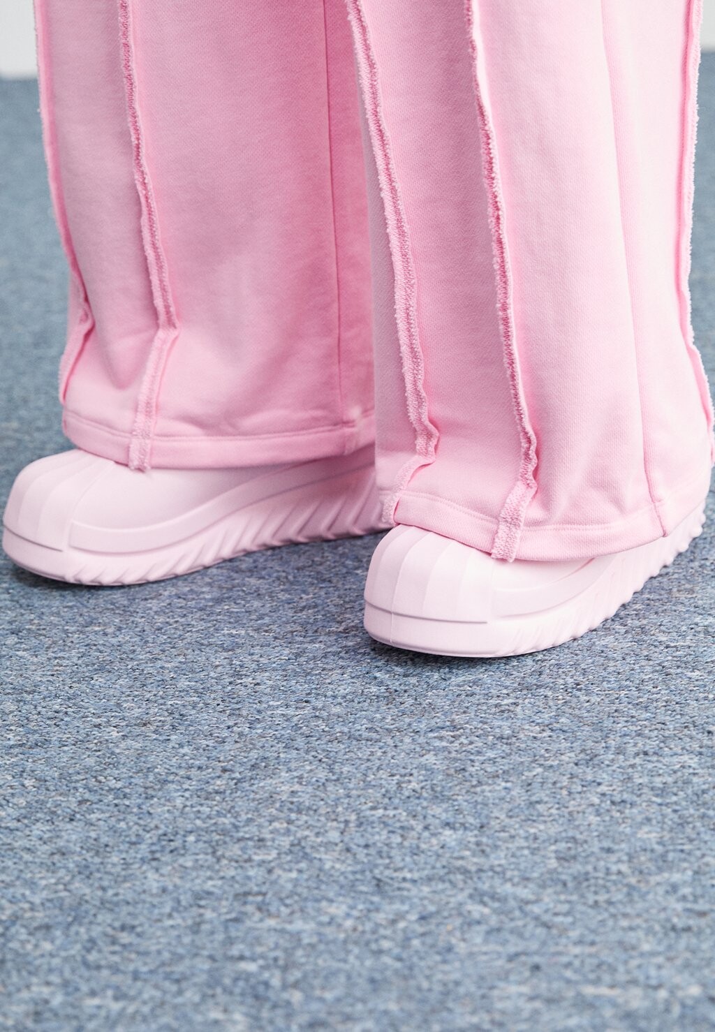 Резиновые сапоги Adifom Superstar Boot adidas Originals, цвет clear pink/core black, Серый
Резиновые сапоги Adifom Superstar Boot adidas Originals, цвет clear pink/core black, Серый