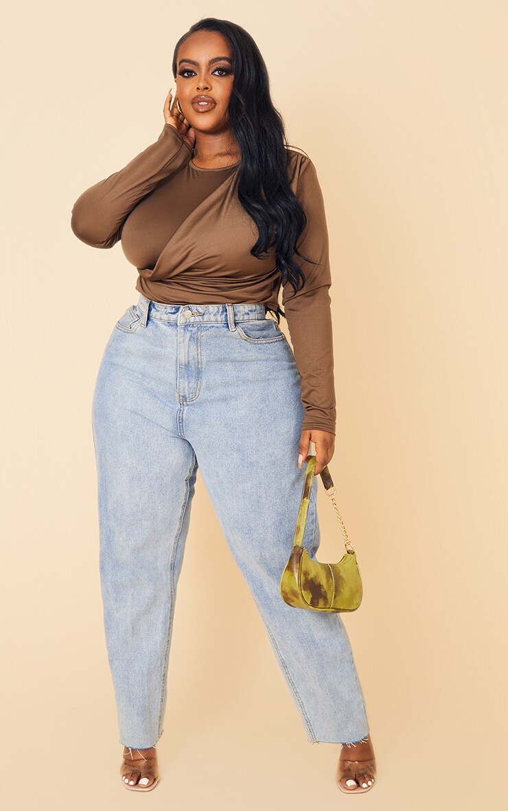 PrettyLittleThing Обтягивающий топ с перекрестной передней частью шоколадного цвета Plus
PrettyLittleThing Обтягивающий топ с перекрестной передней частью шоколадного цвета Plus