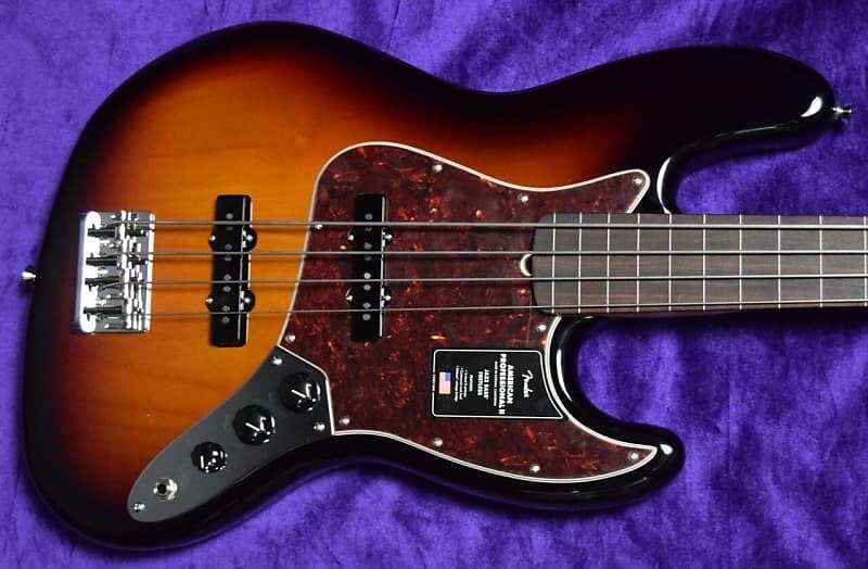 Fender AM Pro II FRETLESS Jazz, 3-TSB / палисандр с подкладкой *Заводской дефект = экономия $! American Professional 2 FRETLESS Jazz
Fender AM Pro II FRETLESS Jazz, 3-TSB / палисандр с подкладкой *Заводской дефект = экономия $! American Professional 2 FRETLESS Jazz