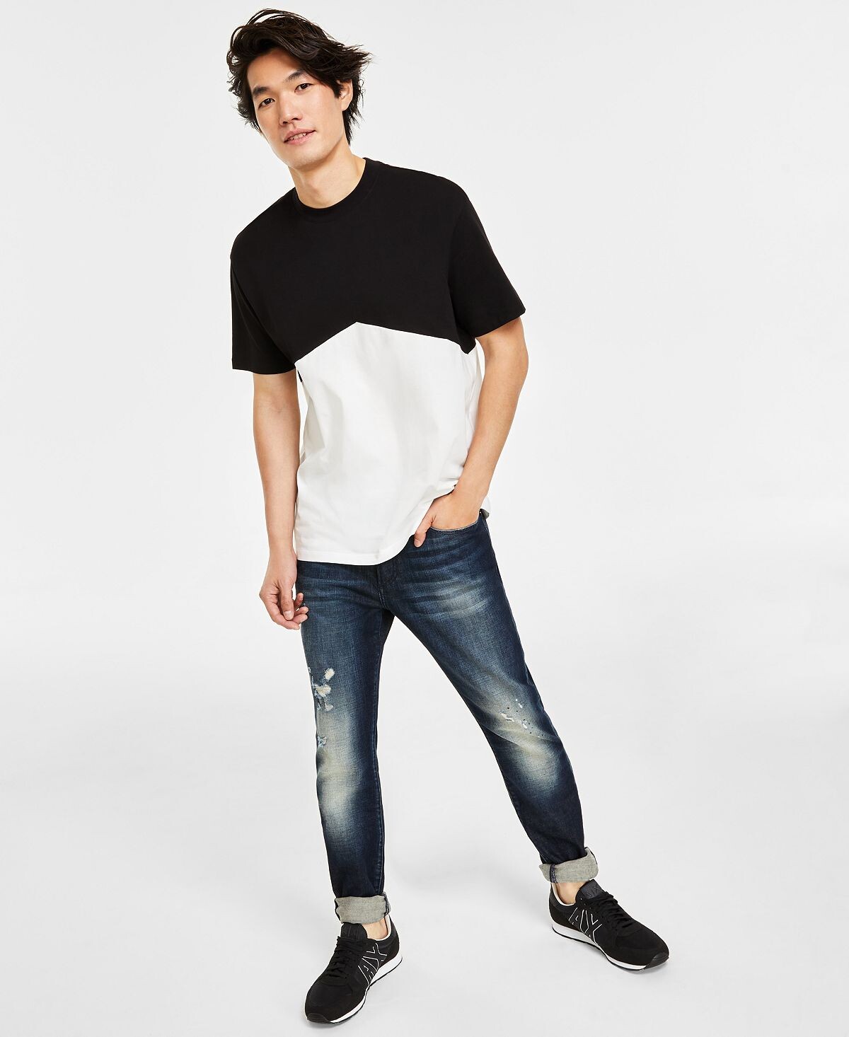 Мужская двухцветная футболка с круглым вырезом и короткими рукавами Armani Exchange
Мужская двухцветная футболка с круглым вырезом и короткими рукавами Armani Exchange