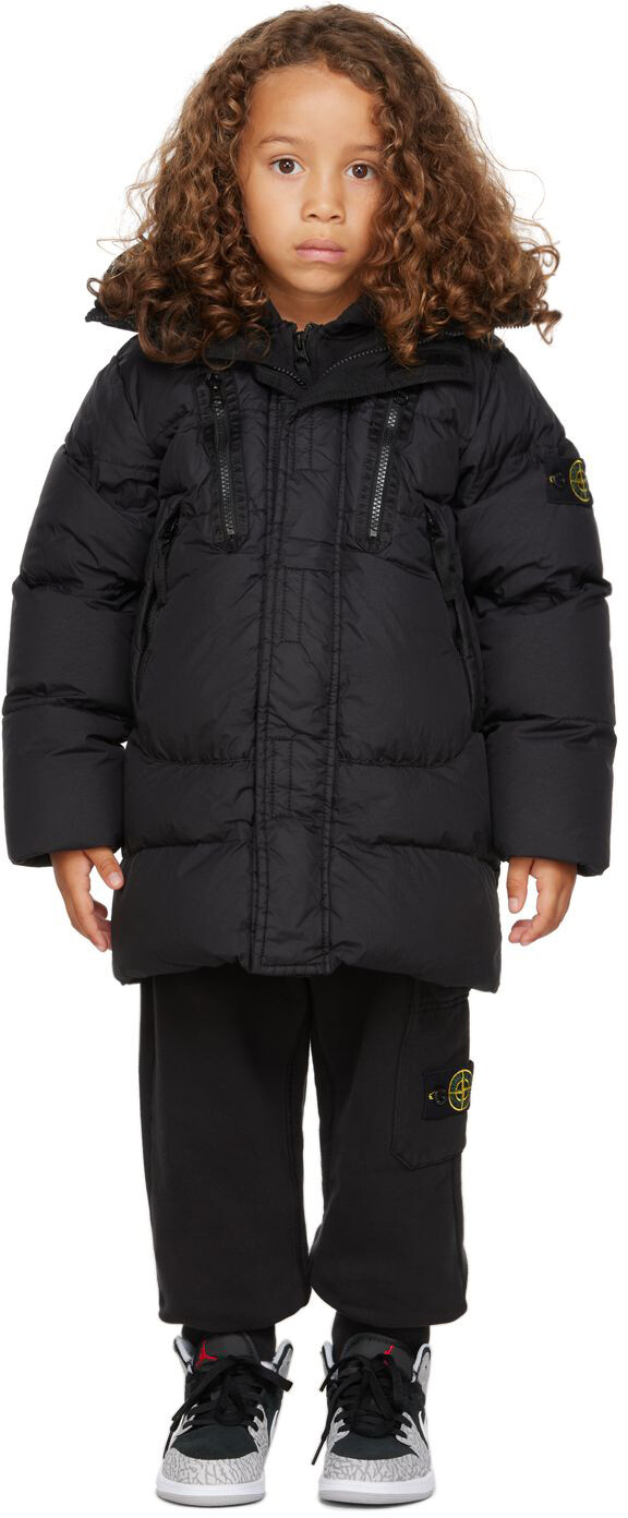Детский черный пуховик из мятого репса R-Nylon, окрашенный в готовом виде Stone Island Junior
Детский черный пуховик из мятого репса R-Nylon, окрашенный в готовом виде Stone Island Junior