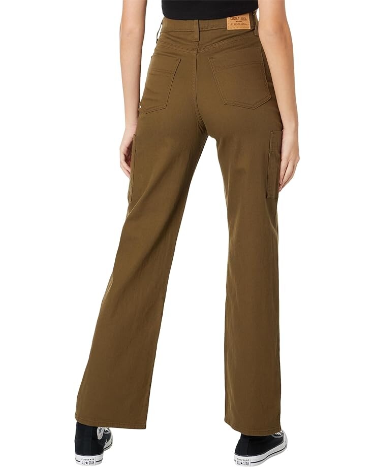 Джинсы Signature by Levi Strauss & Co. Gold Label Heritage High-Rise Utility Loose Straight, цвет Dark Moss
Джинсы Signature by Levi Strauss & Co. Gold Label Heritage High-Rise Utility Loose Straight, цвет Dark Moss