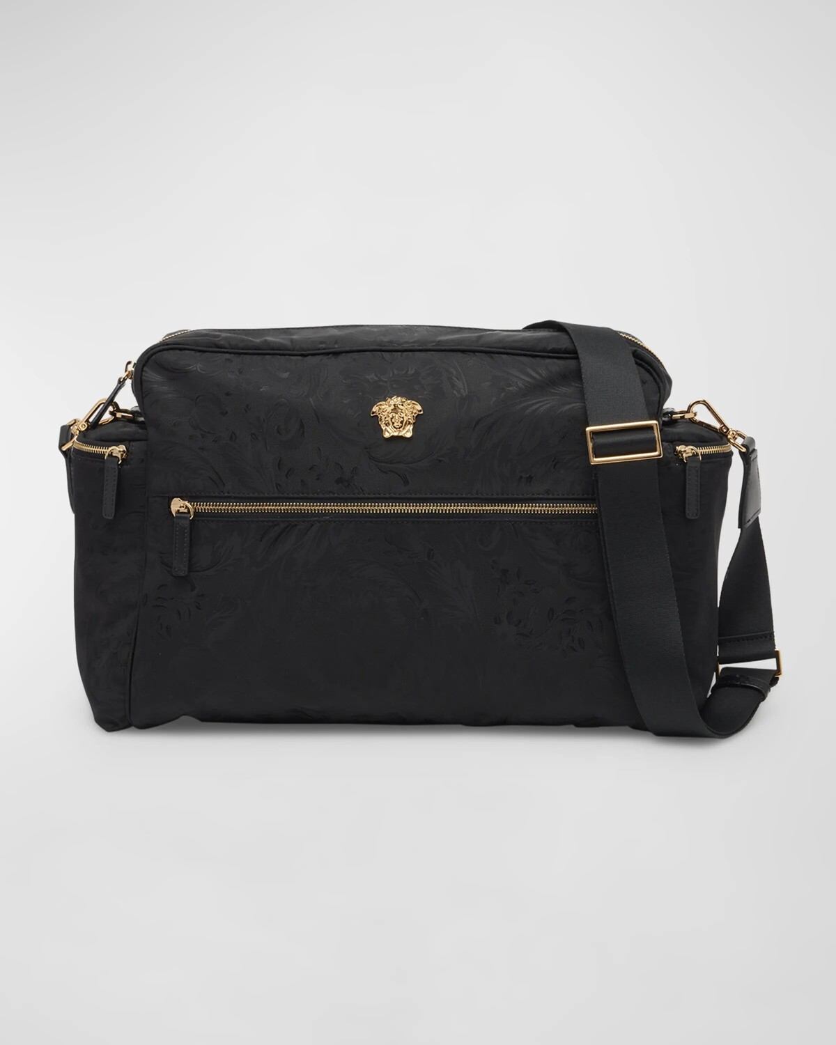 Жаккардовая сумка через плечо Barocco для подгузников Versace, цвет Black/Gold
Жаккардовая сумка через плечо Barocco для подгузников Versace, цвет Black/Gold