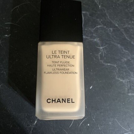 Chanel Le Teint Ultra Ultrawear Тональный крем Flawless Light Foundation 30 мл SPF15 20 Бежевый
Chanel Le Teint Ultra Ultrawear Тональный крем Flawless Light Foundation 30 мл SPF15 20 Бежевый
