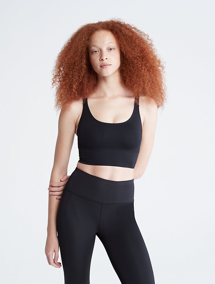 Бесшовное спортивное бра-трансформер со средней ударопрочностью Performance Calvin Klein, черный
Бесшовное спортивное бра-трансформер со средней ударопрочностью Performance Calvin Klein, черный