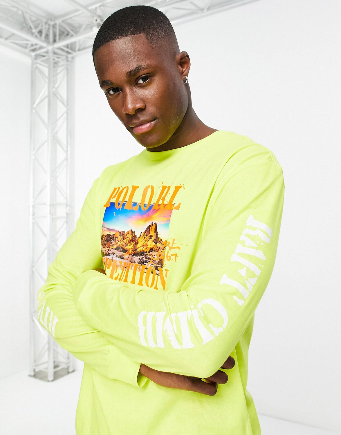 Неоново-желтый топ с длинными рукавами и графическим принтом с логотипом Polo Ralph Lauren
Неоново-желтый топ с длинными рукавами и графическим принтом с логотипом Polo Ralph Lauren