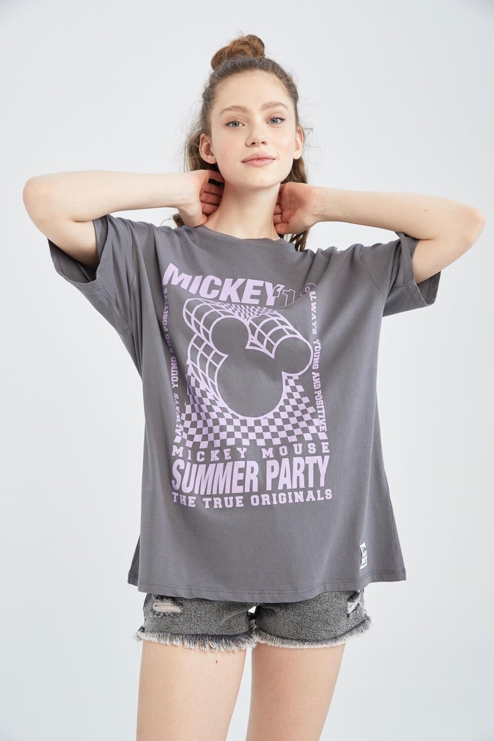 Футболка Cool Disney Mickey & Minnie Oversize из 100% хлопка с круглым вырезом и короткими рукавами DeFacto, серый
Футболка Cool Disney Mickey & Minnie Oversize из 100% хлопка с круглым вырезом и короткими рукавами DeFacto, серый