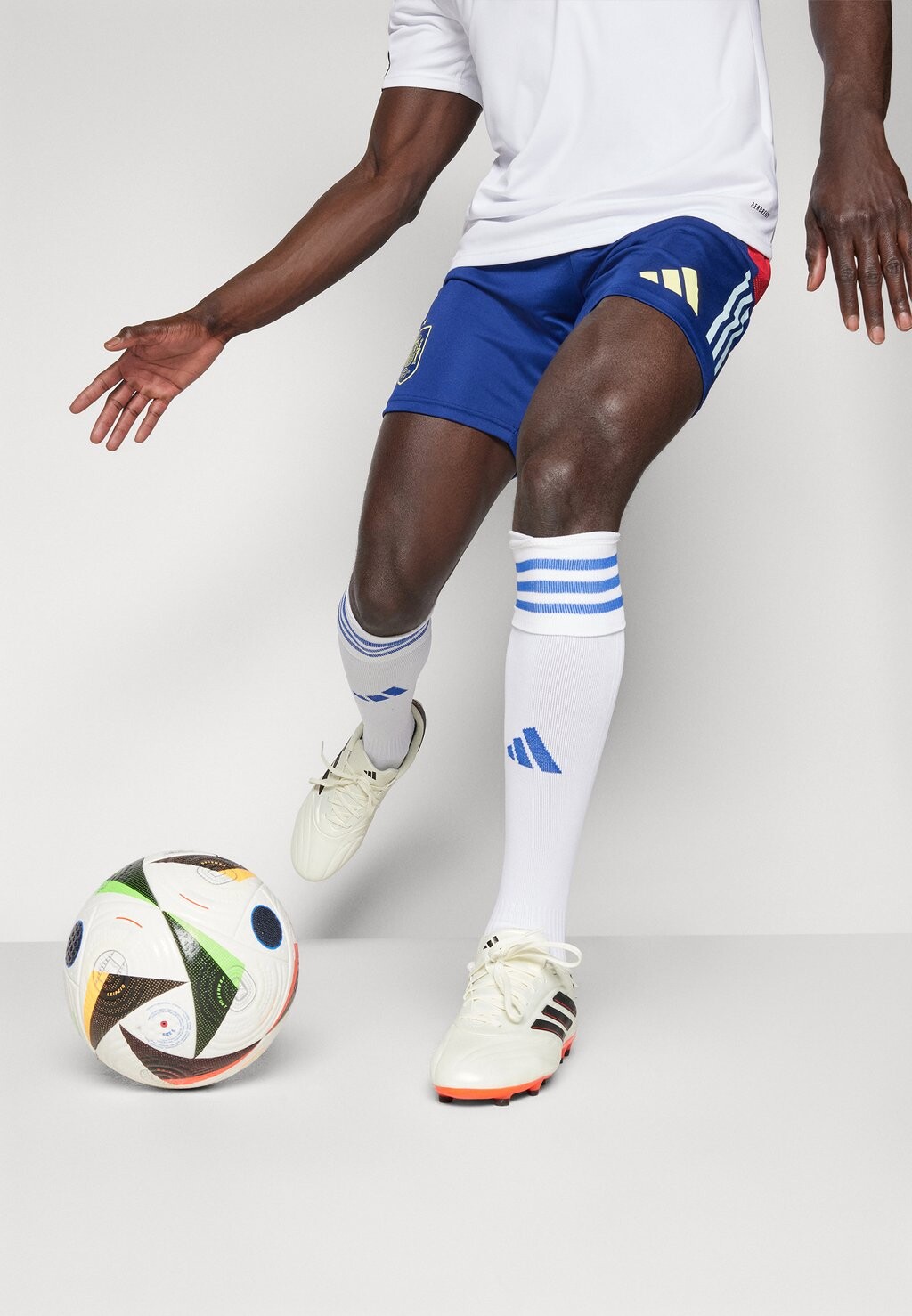 Спортивные шорты Spain Fef Training Short adidas Performance, победа синий/ореол мятный
Спортивные шорты Spain Fef Training Short adidas Performance, победа синий/ореол мятный