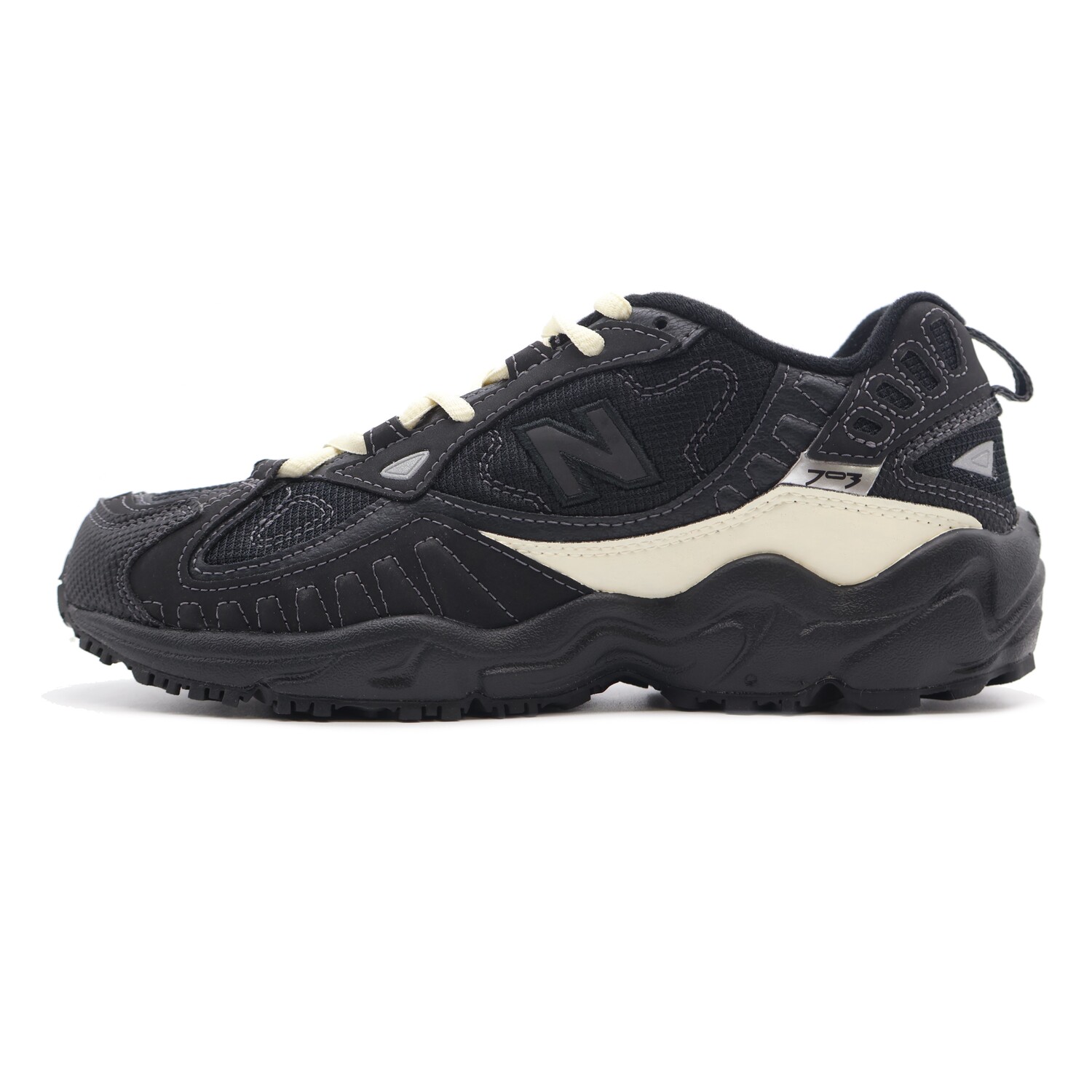 Кроссовки NB 703 Outdoor Performance Shoes женские с низким верхом бежево-черного цвета New Balance
Кроссовки NB 703 Outdoor Performance Shoes женские с низким верхом бежево-черного цвета New Balance