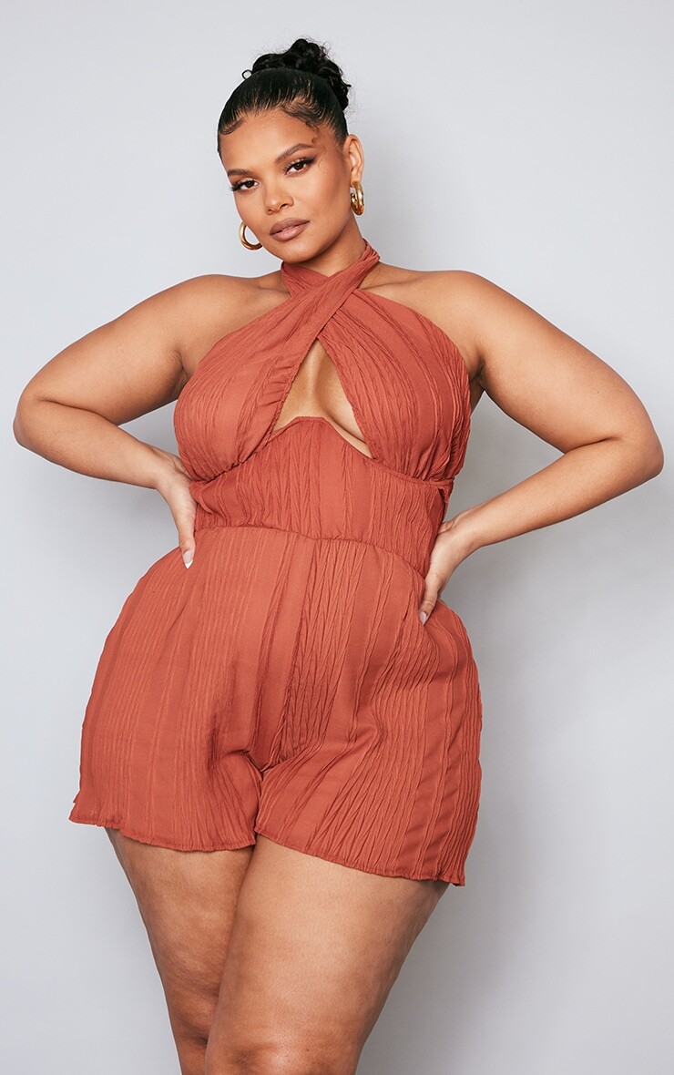 PrettyLittleThing Комбинезон Plus Rust с перекрестной передней частью и плиссировкой
PrettyLittleThing Комбинезон Plus Rust с перекрестной передней частью и плиссировкой