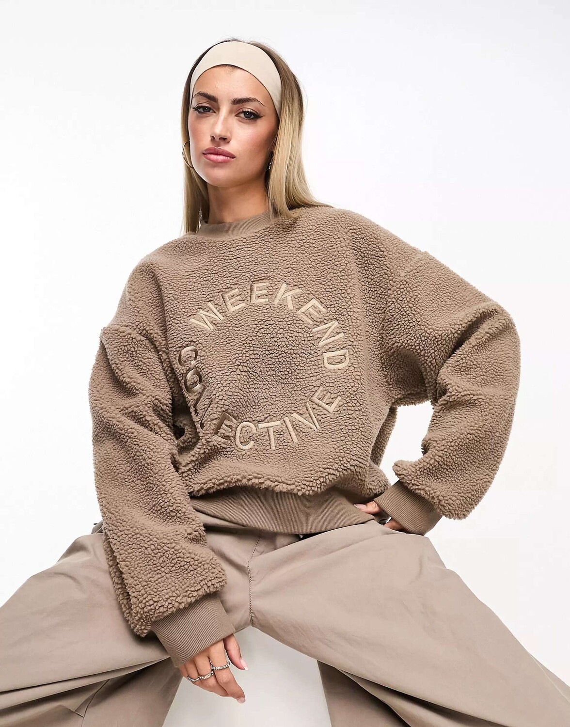 ASOS DESIGN Weekend Collective оверсайз-толстовка борга с вышитым логотипом темно-серого цвета
ASOS DESIGN Weekend Collective оверсайз-толстовка борга с вышитым логотипом темно-серого цвета