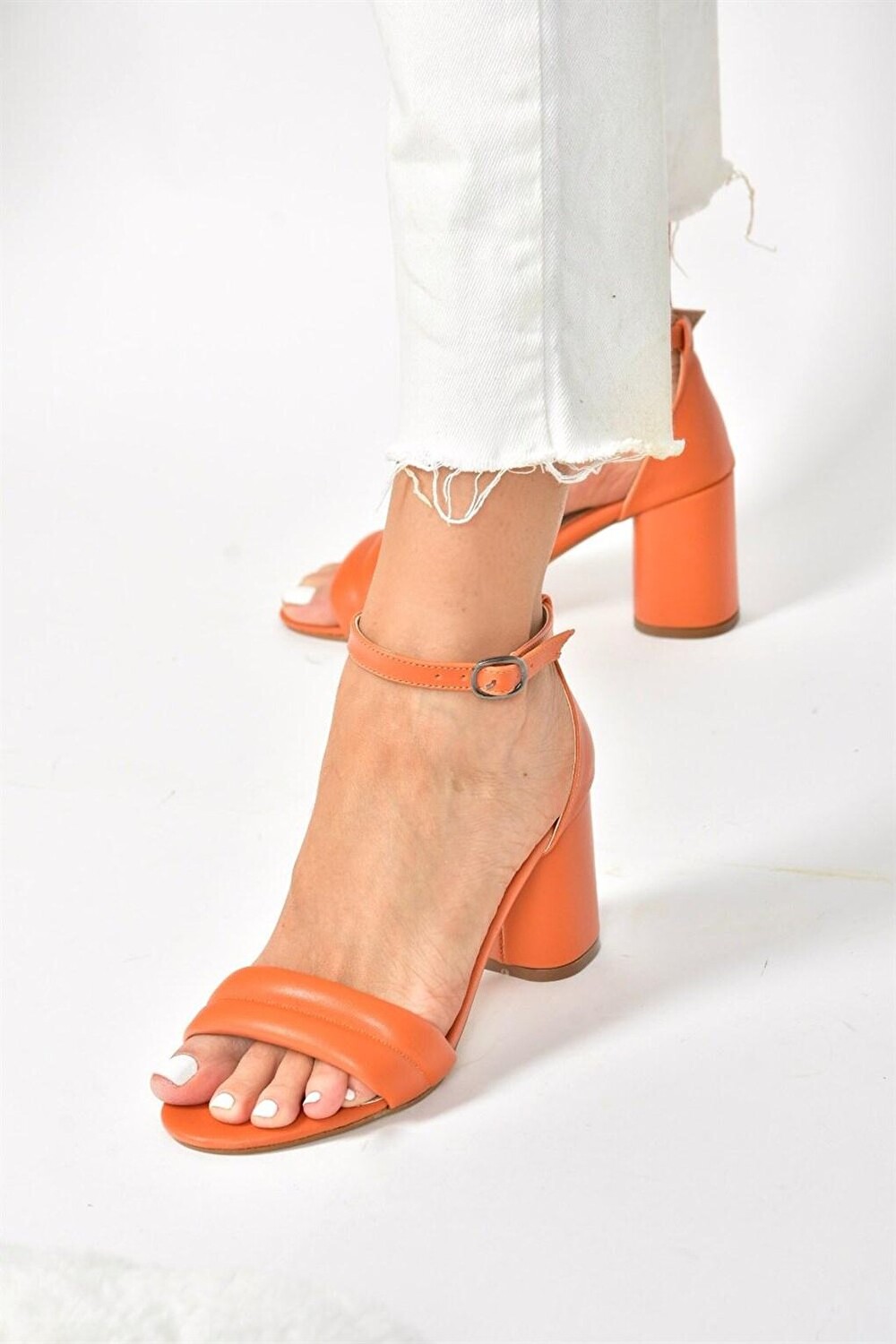 Оранжевые женские туфли на толстом каблуке с одной полоской M518190309 Fox Shoes, Оранжевый
Оранжевые женские туфли на толстом каблуке с одной полоской M518190309 Fox Shoes, Оранжевый