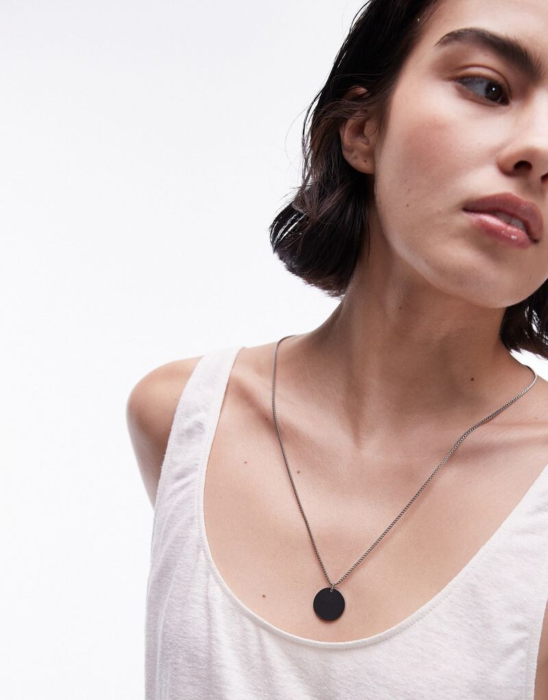 Водонепроницаемое колье из нержавеющей стали Topshop Phineas с кулоном серебристого цвета
Водонепроницаемое колье из нержавеющей стали Topshop Phineas с кулоном серебристого цвета