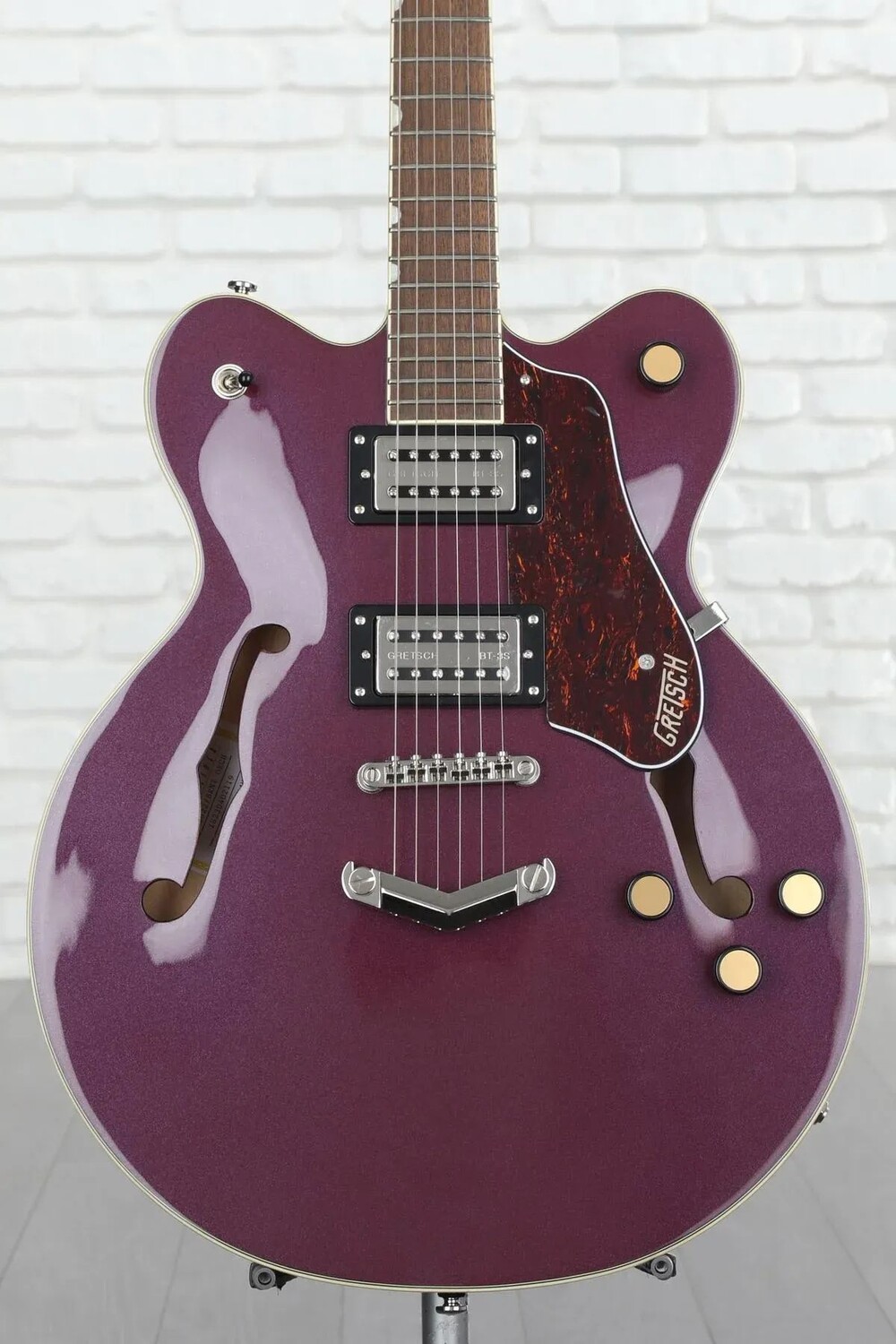 Новая электрогитара Gretsch G2622 Streamliner с центральным блоком и двойным вырезом — Burnt Orchid
Новая электрогитара Gretsch G2622 Streamliner с центральным блоком и двойным вырезом — Burnt Orchid