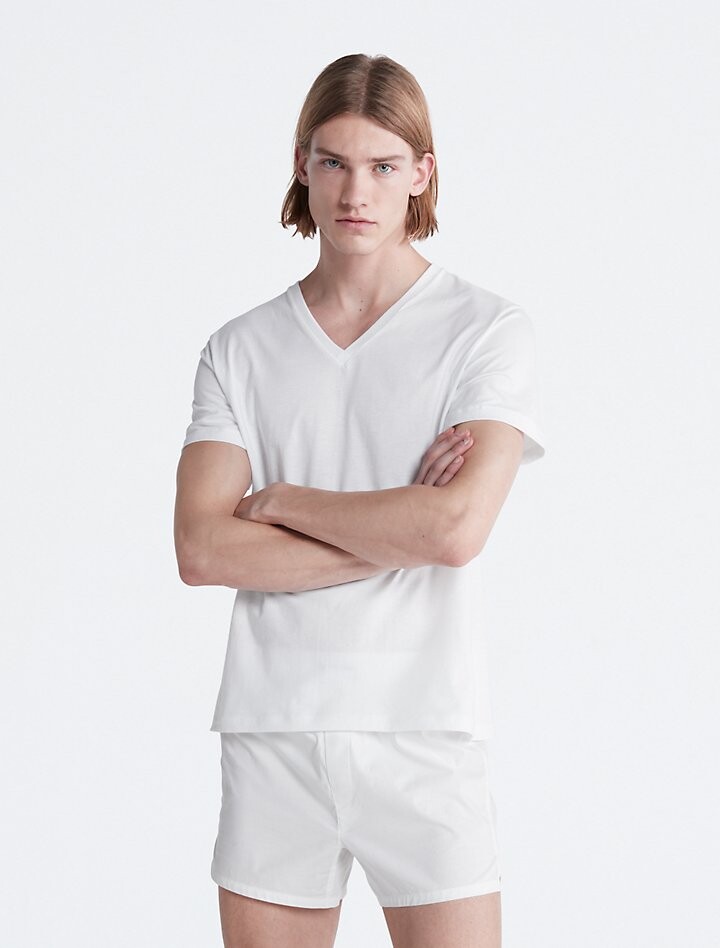Хлопковая футболка классического кроя из 3 комплектов с v-образным вырезом Calvin Klein, белый
Хлопковая футболка классического кроя из 3 комплектов с v-образным вырезом Calvin Klein, белый