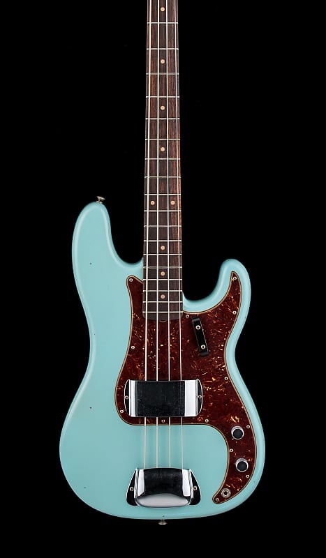 Басс гитара Fender Custom Shop '63 P Bass Journeyman Relic - Aged Daphne Blue #69360
Басс гитара Fender Custom Shop '63 P Bass Journeyman Relic - Aged Daphne Blue #69360