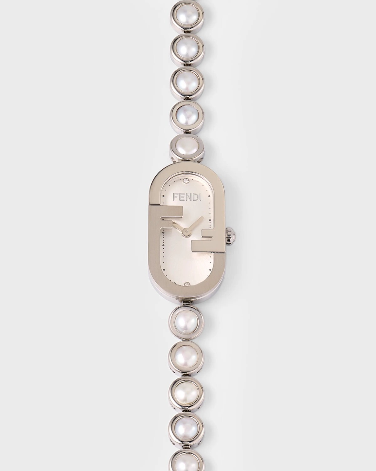 Часы O'Lock с вертикальным овальным браслетом и жемчугом, сталь Fendi, цвет Argento
Часы O'Lock с вертикальным овальным браслетом и жемчугом, сталь Fendi, цвет Argento