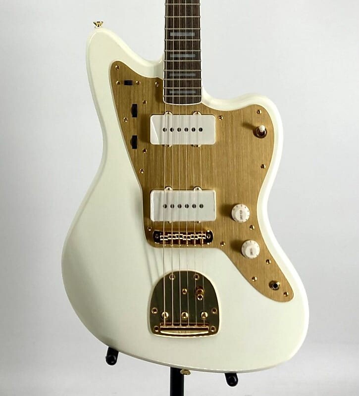 Squire 40th Anniversary Jazzmaster Gold Edition Olympic White Серийный № ICSA22003109 Fender 037-9420-505-3109
Squire 40th Anniversary Jazzmaster Gold Edition Olympic White Серийный № ICSA22003109 Fender 037-9420-505-3109