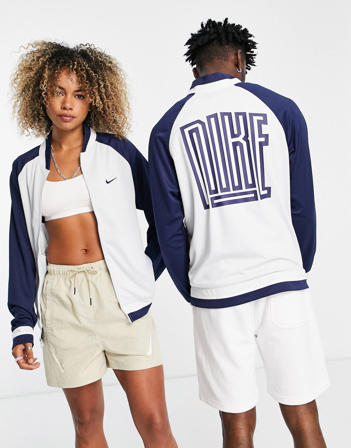 Темно-синяя куртка унисекс с логотипом на спине Nike Basketball Starting Five
Темно-синяя куртка унисекс с логотипом на спине Nike Basketball Starting Five